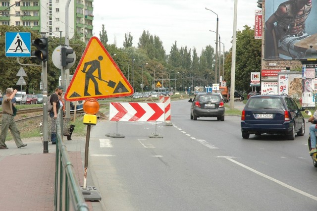 Kilkanaście ulic zyska nowy asfalt na całej długości, na innych ulicach będą naprawione najbardziej zniszczone odcinki (zdjęcie ilustracyjne)