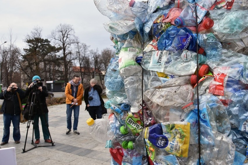 Legnica idzie na wojnę z plastikiem. Stawką - ekologia i pieniądze