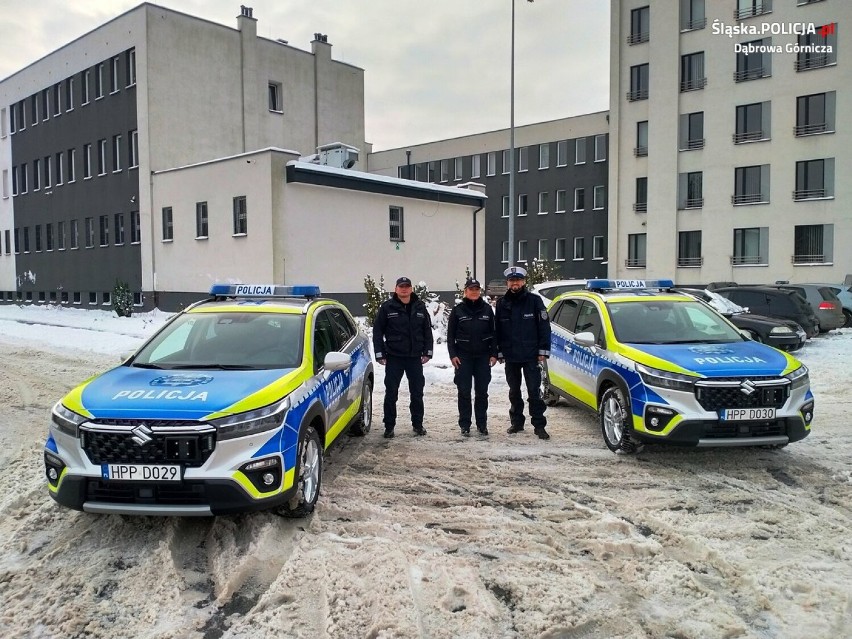 Dąbrowscy policjanci otrzymali dwa nowe samochody marki...