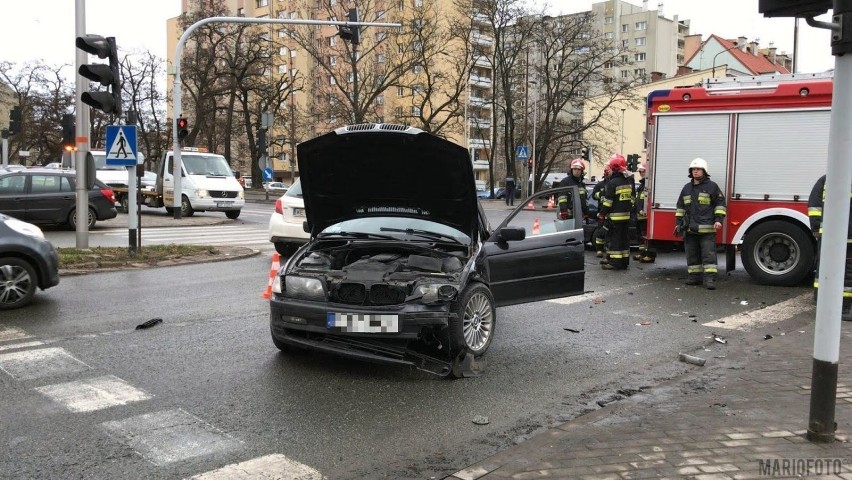 Groźny wypadek na skrzyżowaniu ul. Wrocławskiej,...