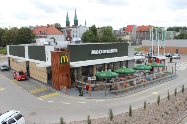 20 lipca otwarta została nowa restauracja sieci McDonald's w Bytomiu. Zobacz kolejne zdjęcia. Przesuwaj zdjęcia w prawo - naciśnij strzałkę lub przycisk NASTĘPNE >>>