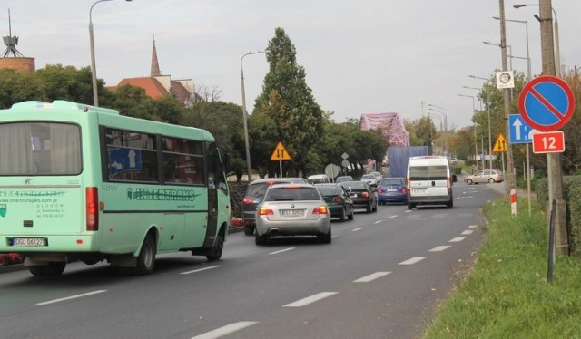 Brak drugiego mostu

Chyba nikogo nie dziwi, że najwięcej odpowiedzi na nasze pytanie dotyczyło właśnie braku drugiej przeprawy mostowej. To problem, z którym głogowianie borykają się od lat. I niby plany już są, trwa opracowywanie studium środowiskowego. Ale na most jeszcze trzeba czekać przez wiele lat... .

