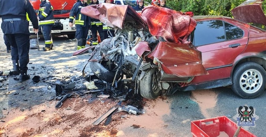 Tragiczny finał zderzenia dwóch samochodów osobowych w Nowym...
