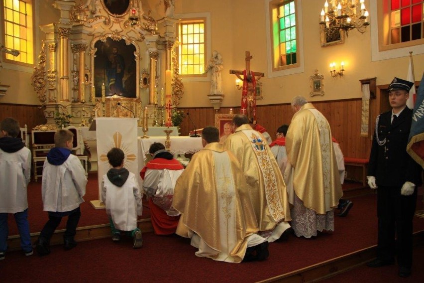W Niechanowie poświęcono skwer św. Jana Pawła II