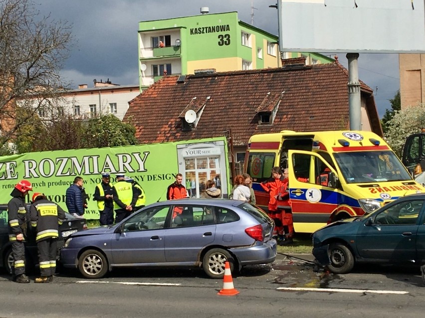 Strażacy zgłoszenie o wypadku otrzymali dzisiaj o godz....