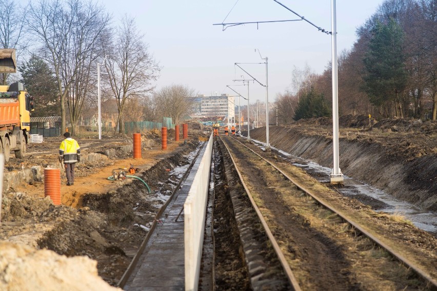 W Porębie powstaje nowa stacja kolejowa, która połączy...