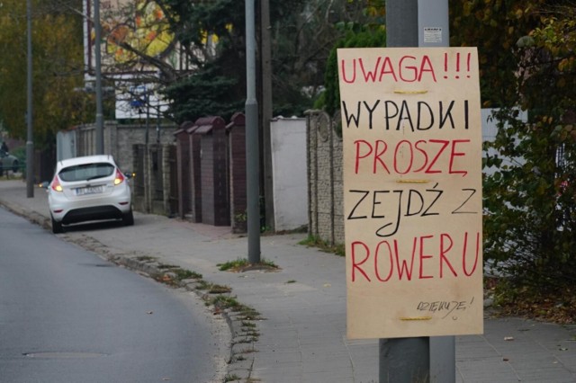 Taka tablica przy Grunwaldzkiej nie dziwi rowerzystów - jednak jak mówią nie powinno jej być przy sprawnie zaprojektowanych rozwiązaniach komunikacyjnych.