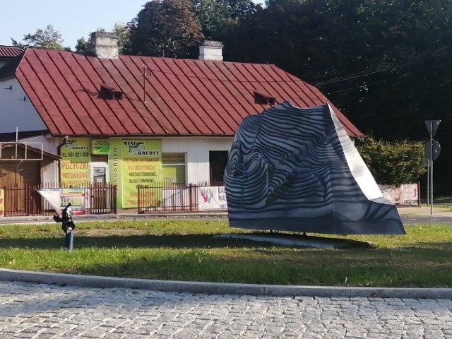 Rondo Optymizmu - tak nazwano nowe rondo z imitacją instalacji krzemienia pasiastego w Sandomierzu.  Kiedy oficjalne nadanie nazwy?