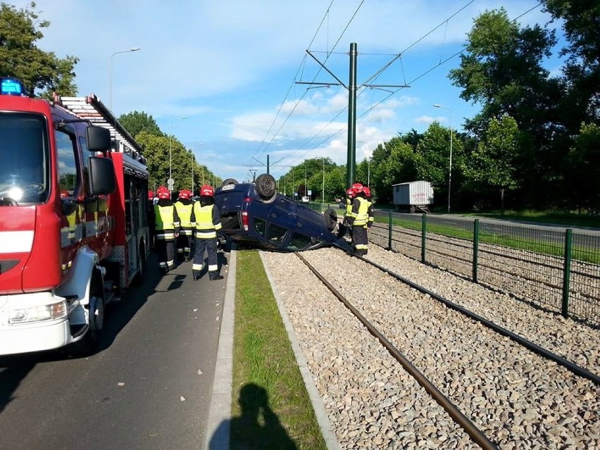 Kraków. Wypadek na al. Jana Pawła II, są ranni [ZDJĘCIA]