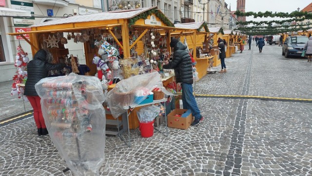 Na Rynku Kościuszki w Białymstoku znajdziesz regionalne produkty, tradycyjne rękodzieło, prezenty i stroiki, smakołyki i kosmetyki