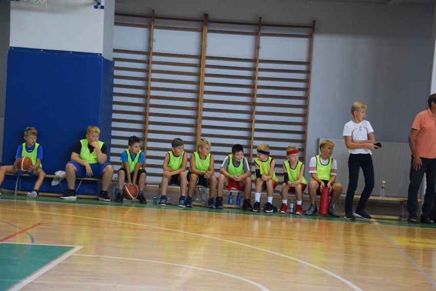 Młodzi koszykarze KS Kosz Pleszew pojadą wspólnie z seniorską drużyną na turniej do Inowrocławia