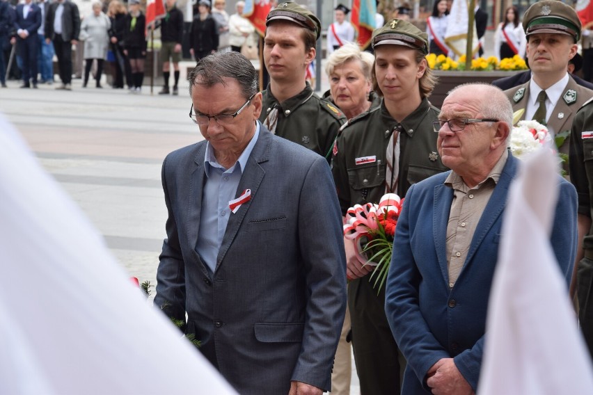 Rocznica uchwalenia Konstytucji 3 Maja w Szczecinku. Uroczyste obchody [zdjęcia]