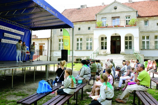 Dworek i park jest już ogrodzony, a do budynku dobudowano dodatkowe pomieszczenia. Czas na realizację kolejnych planów.