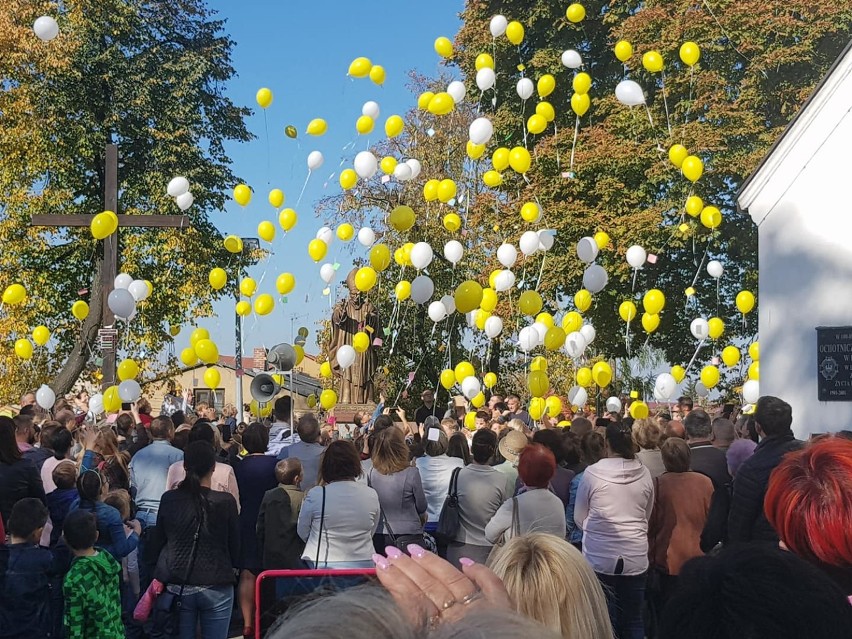 Plac i siłownia plenerowa już działają. Poddębiczanie...