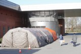 Koronawirus w Poznaniu: Obok szpitala przy ul. Szwajcarskiej stanęły namioty [ZDJĘCIA]