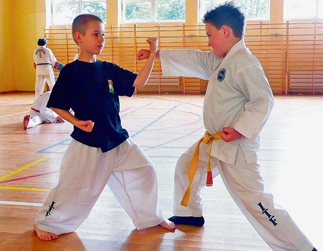 Młodziki z Taekwon-do: Przemysław Pietraszkiewicz i Adam Wójcik