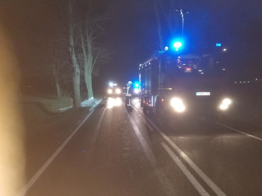 Pożar samochodu w Rogoźnie. Do zdarzenia doszło w Wigilię