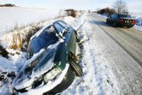 Wolniejsza jazda, to więcej czasu na reakcję! Podróż w złych warunkach pogodowych wymaga rozsądku i uwagi! Policja apeluje.