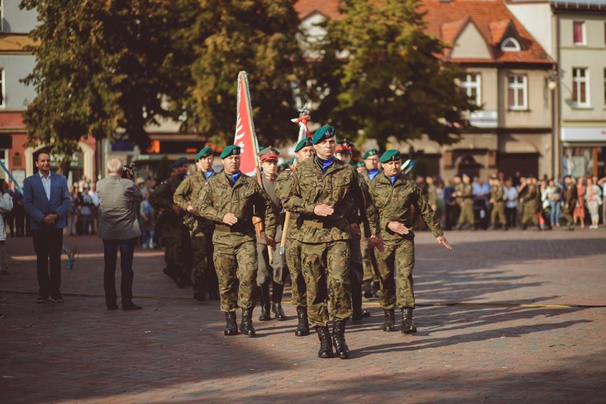 Defilada w Chodzieży: Miasto podziękowało swoim wyzwolicielom po raz drugi (NASZA HISTORIA)