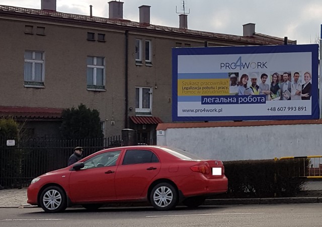 Billboard w Świebodzicach informujący o rekrutacji do pracy, który jest adresowany także do naszych wschodnich sąsiadów