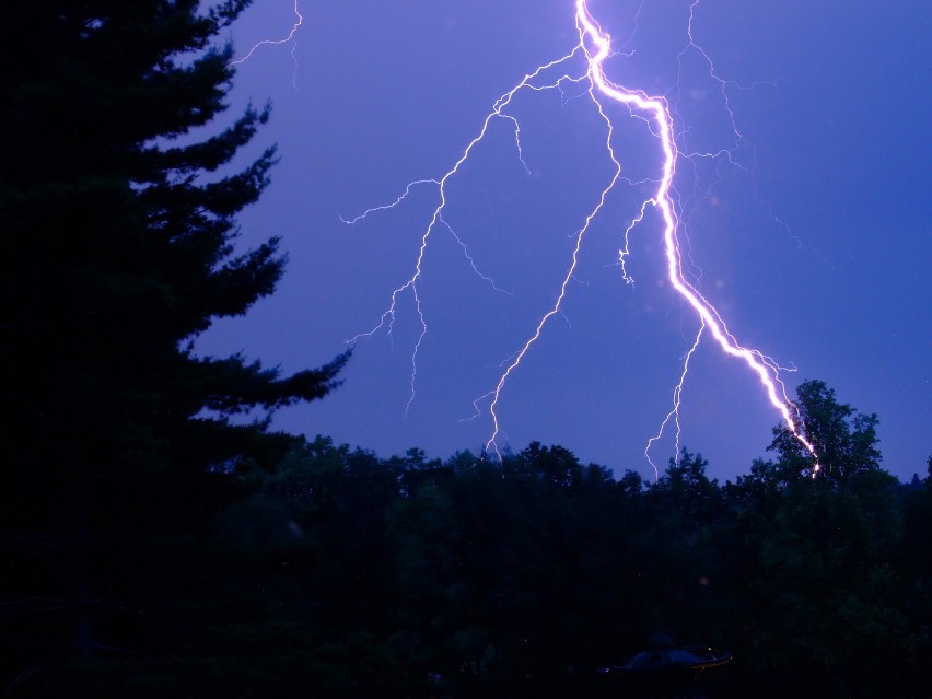 Instytut Meteorologii i Gospodarki Wodnej ostrzega przed burzami