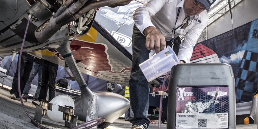 Red Bull Air Race: przygotowania samolotu do startu
