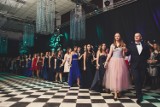 Studniówka 2017 III LO w Gdyni. Maturzyści zatańczyli poloneza [ZDJĘCIA, WIDEO]