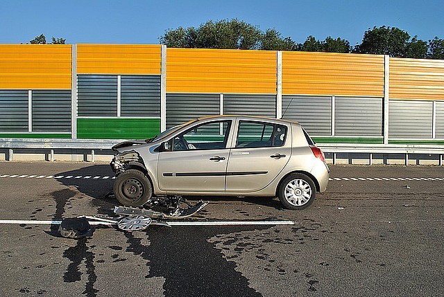 23 lipca, około  godz. 4.30 rano policjanci interweniowali na miejscu zdarzenia drogowego w Terliczce.  Ze wstępnych ustaleń wynika, że 48-letni mężczyzna, kierujący samochodem marki Renault Clio, wjechał na nowo budowany odcinek drogi ekspresowej S-19 i w miejscowości Terliczka uderzył w betonowe zapory stojące w poprzek jezdni, przed niedokończonym wiaduktem.