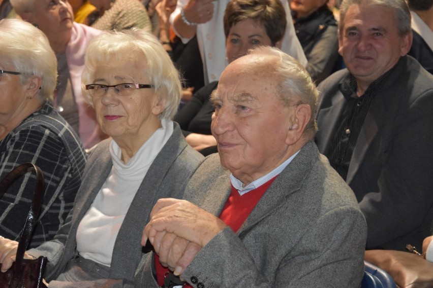 Uroczyste spotkanie wigilijne grodziskich seniorów w Centrum Kultury Rondo 