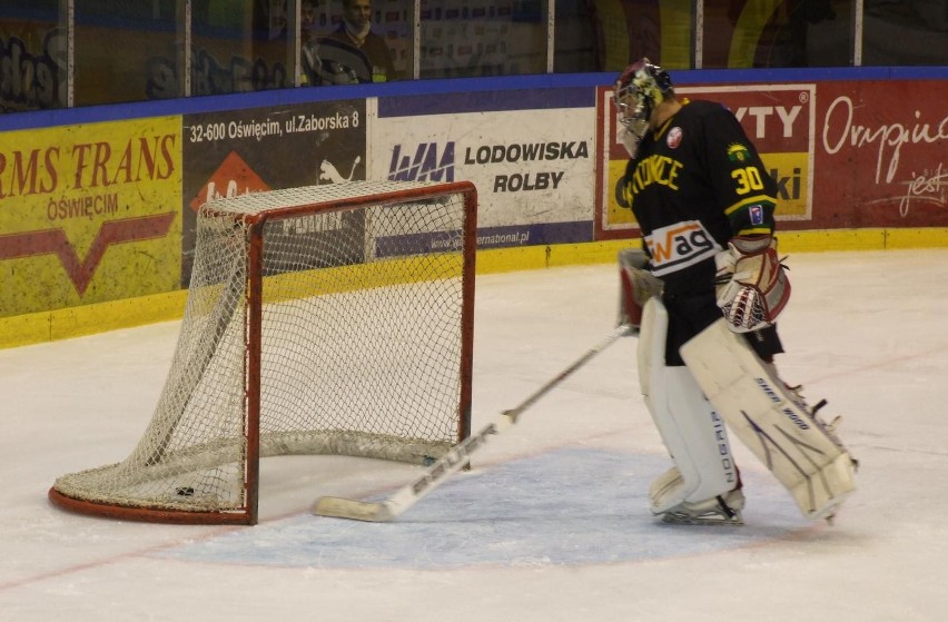 Wygraną nad GKS Katowice (2:1) Jewgienij Lebiediew nie ocalił posady trenera hokeistów Unii Oświęcim