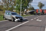 Wypadek w Borkach: Samochód osobowy zderzył się z ciężarówką