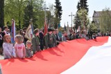 Święto Konstytucji 3 Maja w Oświęcimiu. Pochód ulicami miasta i patriotyczny wiec na placu Kościuszki [ZDJĘCIA]