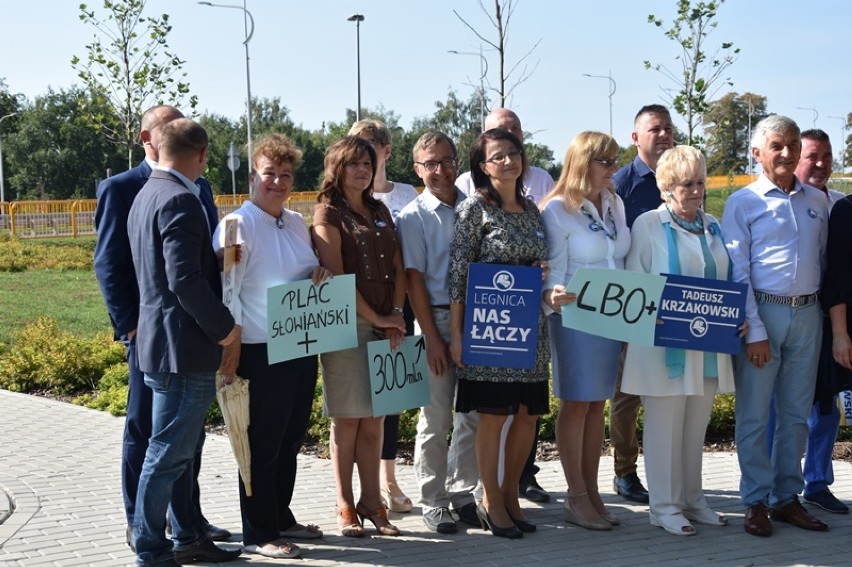 Prezydent Legnicy Tadeusz Krzakowski rozpoczął kampanię wyborczą, zaprezentował swoją drużynę [ZDJĘCIA]