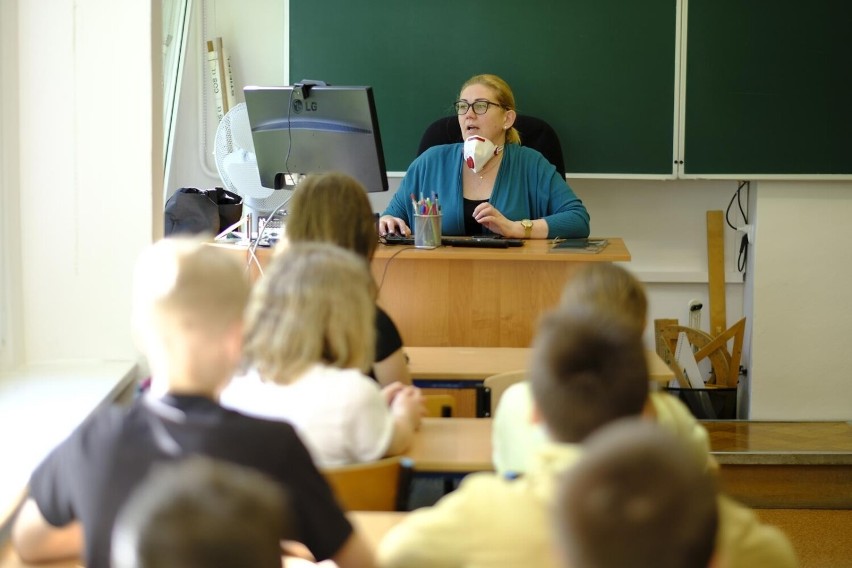 Praca nauczyciela nie należy do łatwych. Do tego zawodu...