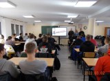 Gmina Pleszew. Strażacy szkoli rolników i uczniów Zespołu Szkół Centrum Kształcenia Ustawicznego w Marszewie