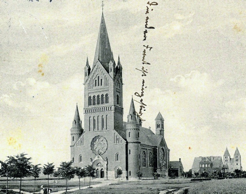 Widok z oryginalnym zdjęciem kościoła Matki Boskiej.