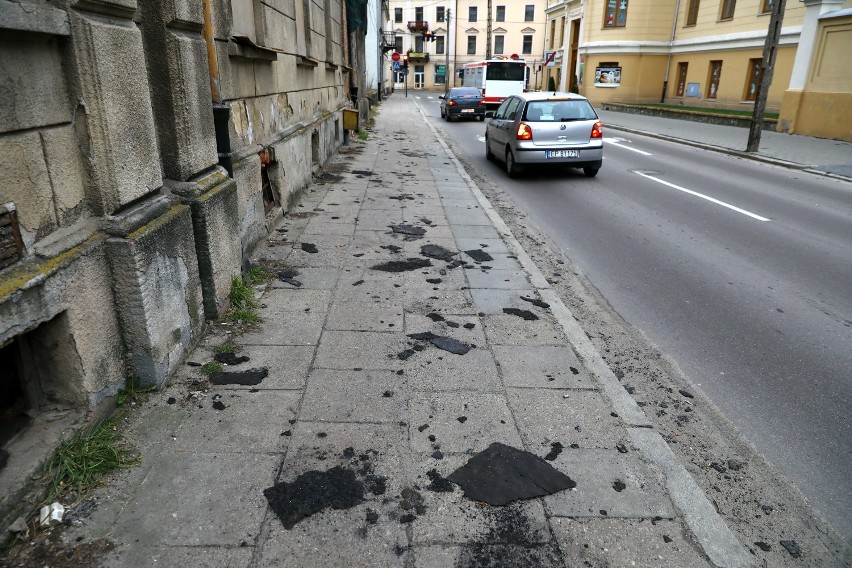 Europa w Piotrkowie nie da się lubić. Na chodnik i ulicę...