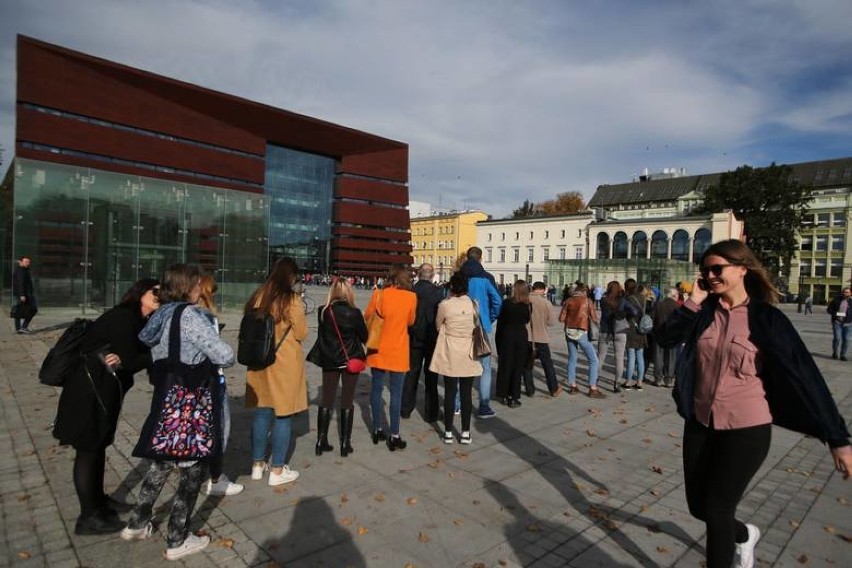 Kolejki po wejściówki na spotkanie z Olgą Tokarczuk we Wrocławiu