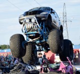 Pokazy kaskaderskie w Malborku, czyli American Monster Truck Motor Show [ZDJĘCIA]