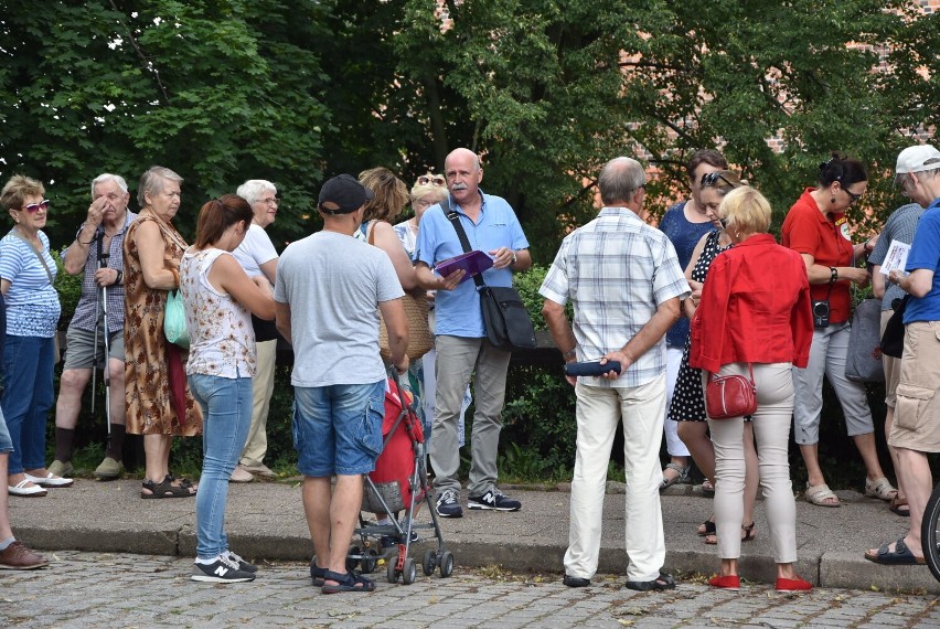 Malbork. Kolejny spacer z przewodnikiem PTTK. Historia jednego miejsca, w którym tętniło życie