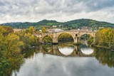 Ourense – odkryj urok gorących źródeł w Hiszpanii. Korzystali z nich już starożytni Rzymianie. Tutaj możesz zrelaksować się za darmo