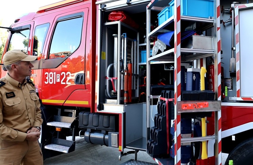 Nowy wóz strażaków w Leszna