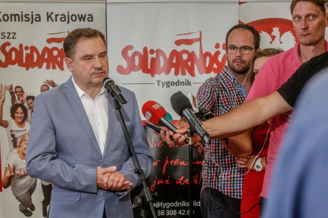 Szef "Solidarności" ocenia pytania referendalne dotyczące konstytucji. "To wielki ukłon w stronę Polaków"