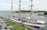 Gdynia: Dar Młodzieży cumował w Gdańsku. To ewenement, bo zwykle przypływa na remont