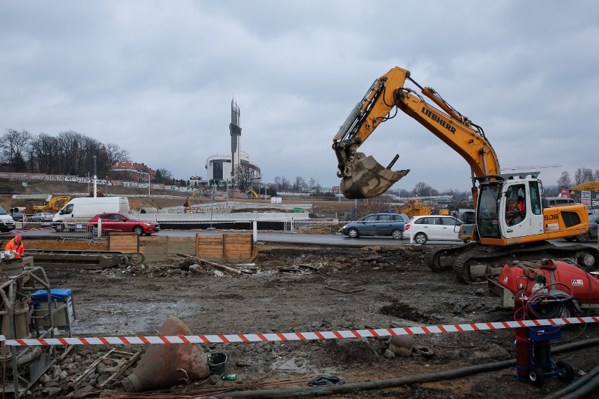 Kraków. Postępuje budowa Trasy Łagiewnickiej i przekładają Wilgę. Mieszkańcy coraz bardziej narzekają [ZDJĘCIA]