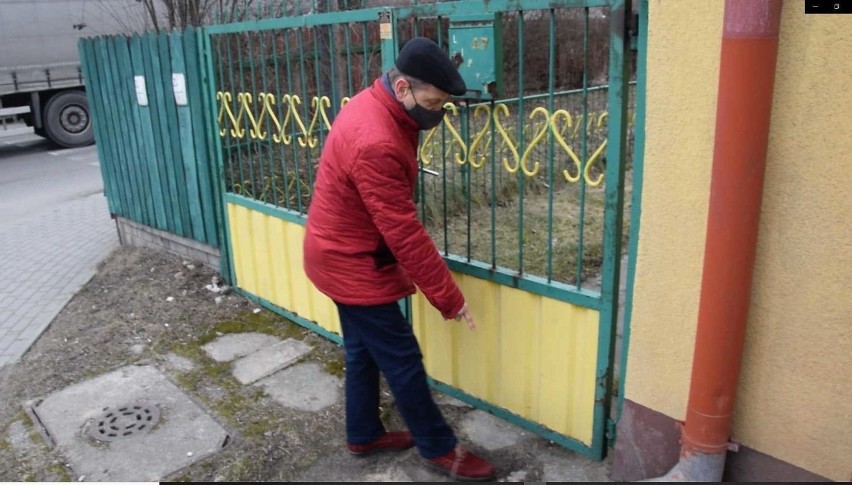 Nowe rondo znajdzie się 1,5 metra od domu. Mieszkaniec ulicy Domaszowskiej w Kielcach oczekuje wykupu działki [WIDEO]