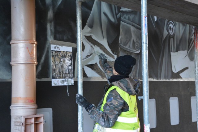 Mural Maklakiewicza i Himilsbacha. W czwartek, 19 XI, odsłonięcie dzieła z podobiznami aktorów