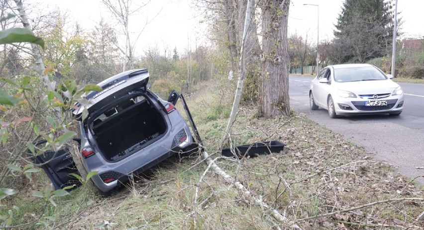 Wypadek na ulicy Nowodworskiej w Legnicy, wszyscy przewiezieni do szpitala