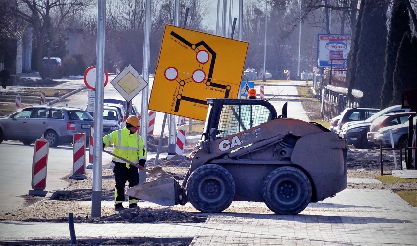 Chełm. Wprowadzona została nowa tymczasowa organizacja ruchu na  przebudowywanej DK 12. Zobacz zdjęcia