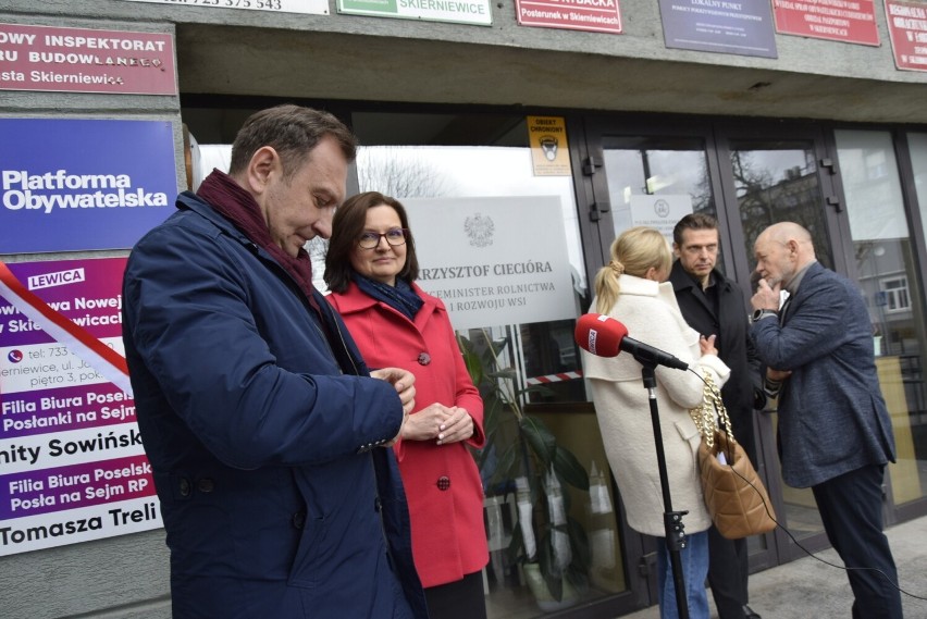 Otwarcie biura poselskiego posłów Nowej Lewicy w Skierniewicach. Anita Sowińska i Tomasz Trela zapraszają. ZDJĘCIA